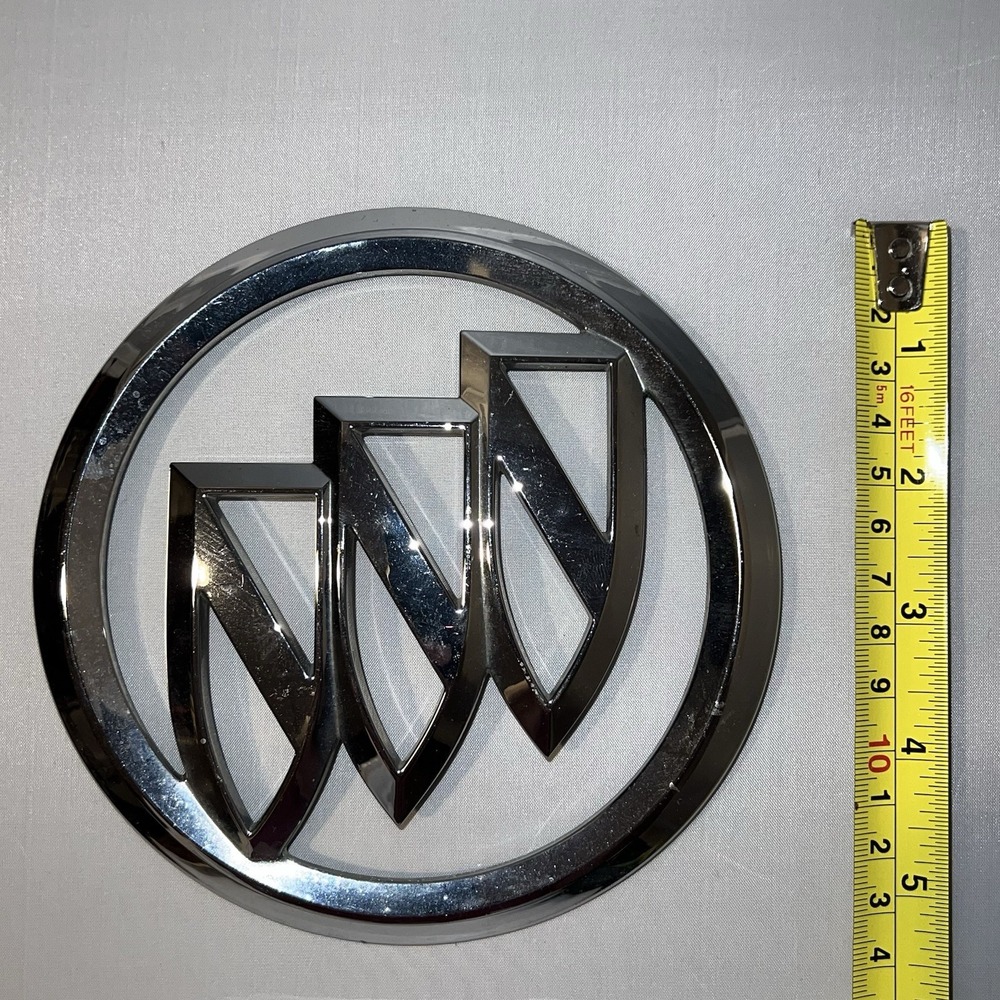 2010-2013 Buick Lacrosse Allure OEM Front Emblem Assembly 20845245